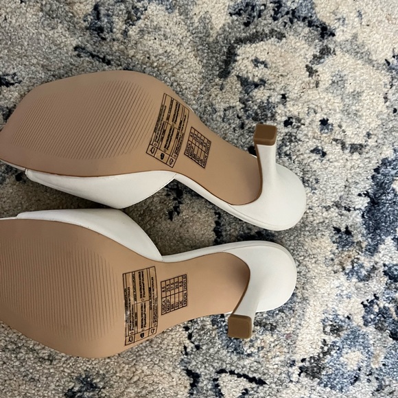 Like new white heeled sandals - Picture 6 of 9